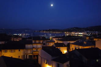 St Maxime, la nuit ,vue sur St Tropez illuminée